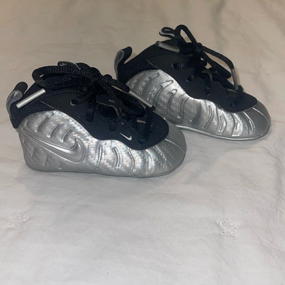Nike Other - Baby Silver Nike lil posite. Size 3c